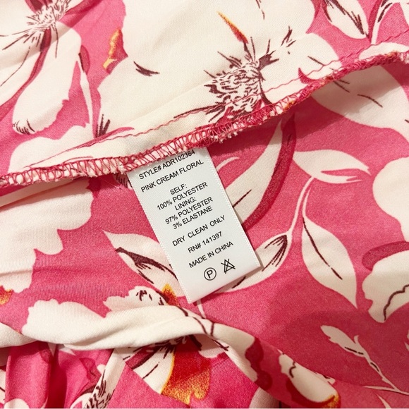 NEW ASTR The Label Maeve Printed Pleated Midi Dress Pink Floral Small S - Picture 5 of 7